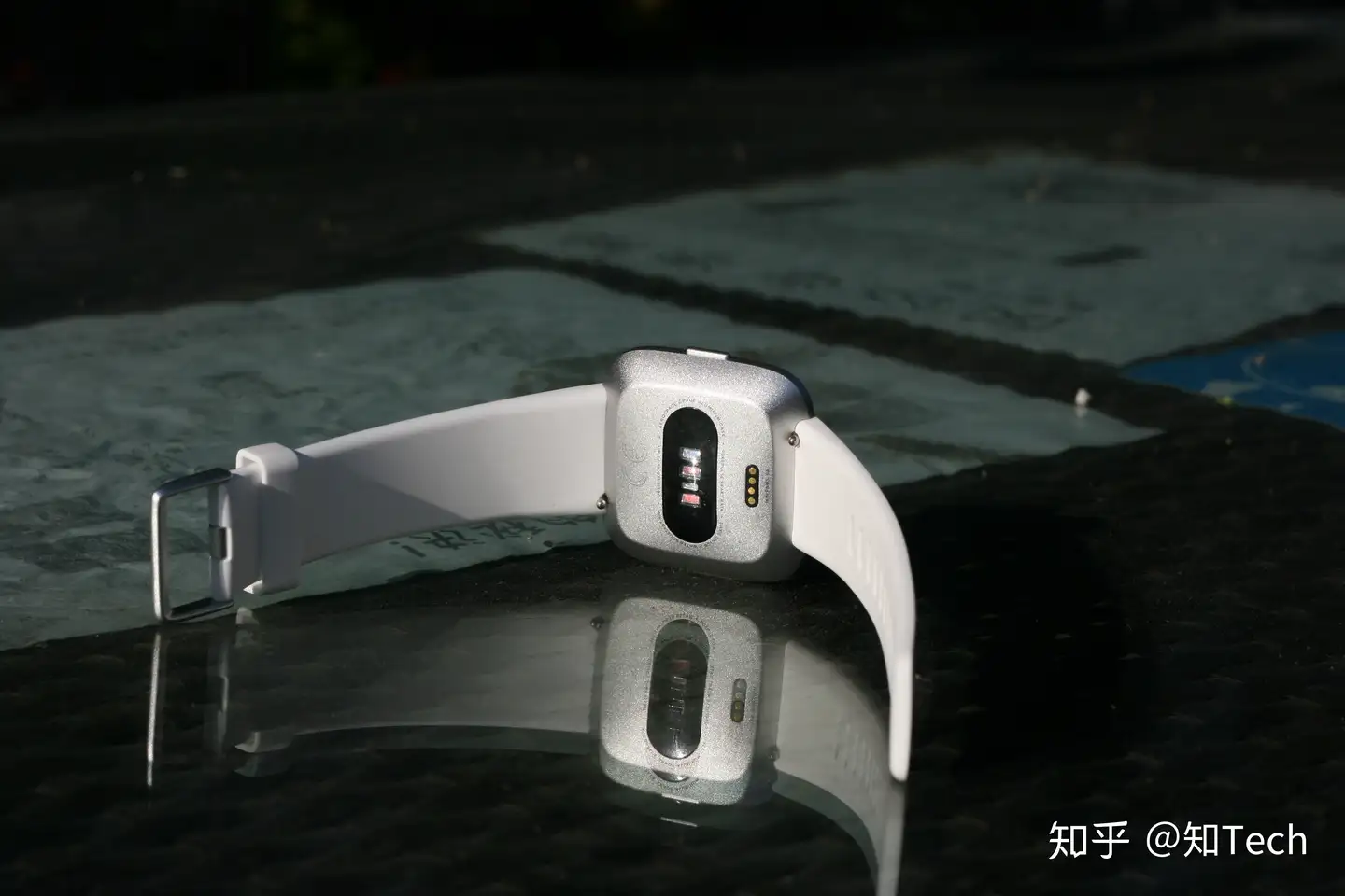 Fitbit Versa Lite评测：50米防水+24小时心率监测- 知乎