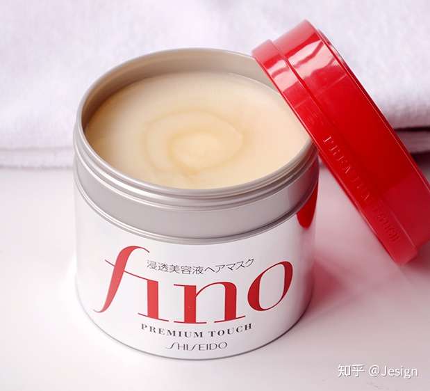 现在的话会选择像发膜这类产品,其实和护发素差不多使,也不会额外在