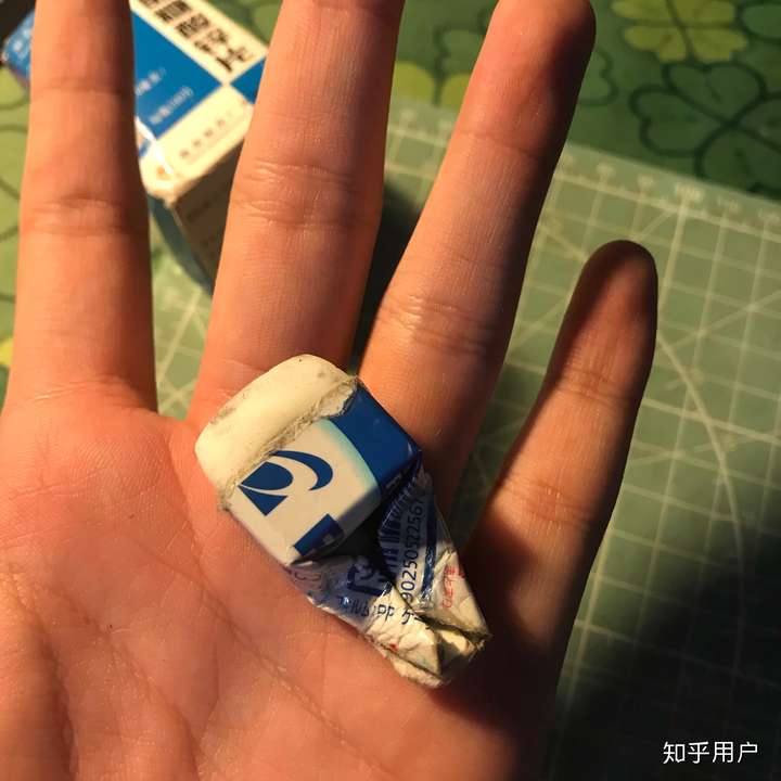 你们从小到大用完过一整块橡皮吗?