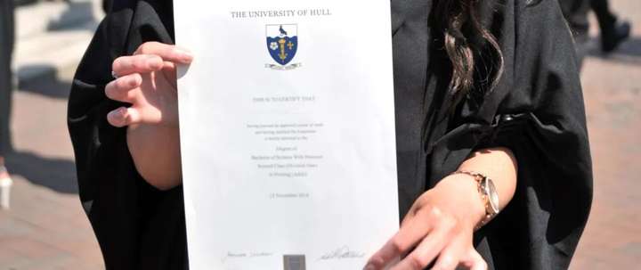 硕士生毕业后,他们能够获得的 diploma只是结业证,而degree才是学位证