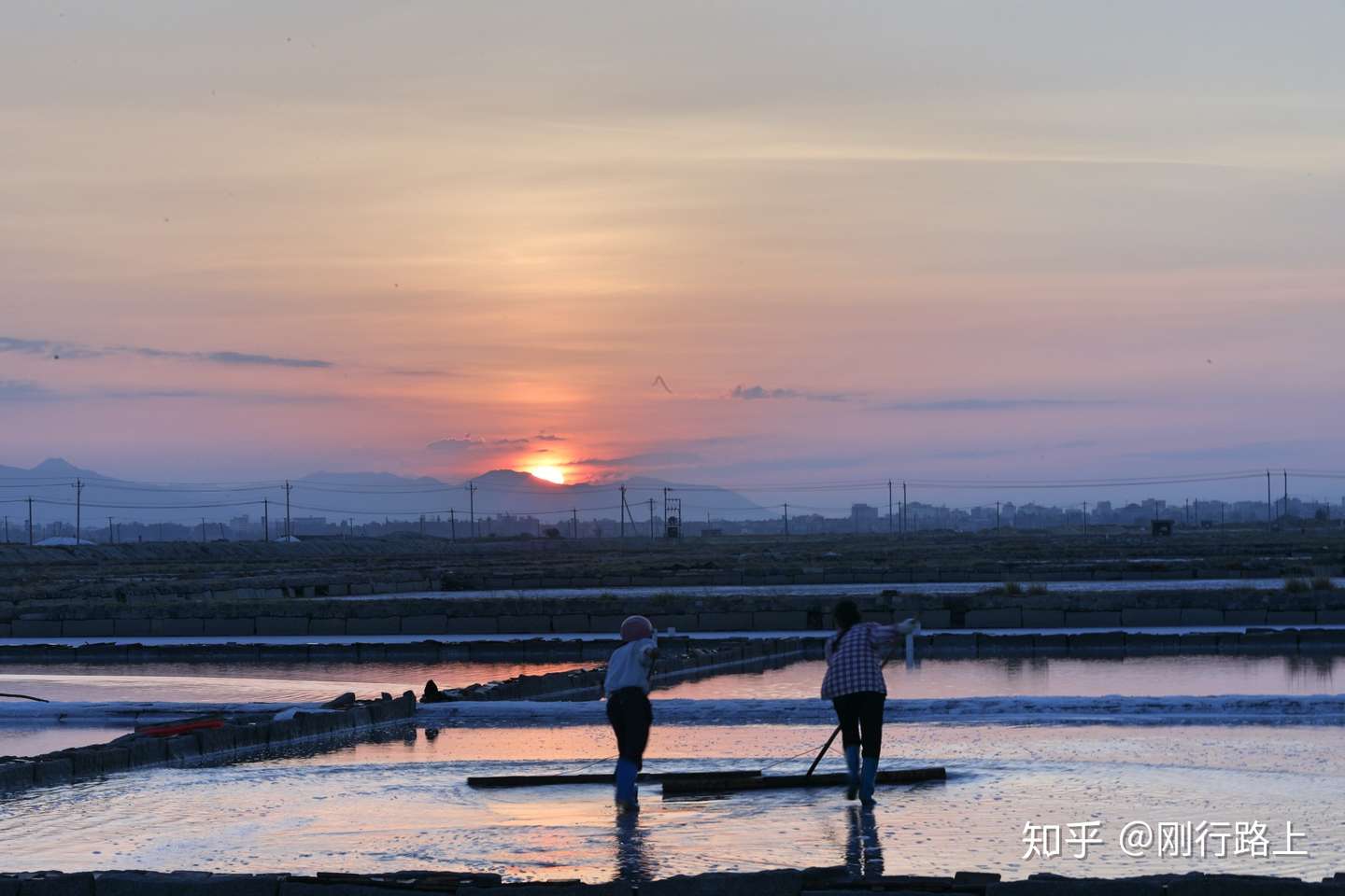 海南岛最大的海盐出产地 风光秀丽 是一处绝佳的人文旅游目的地 知乎