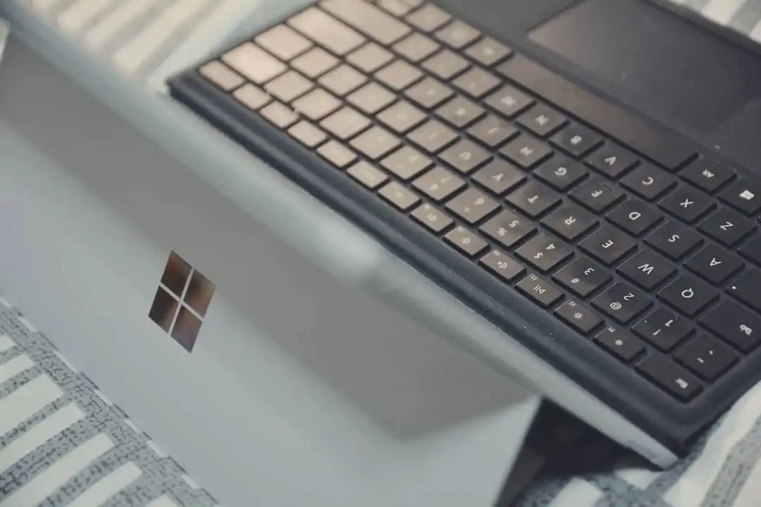 聊聊无风扇的Surface Pro：性能比一般笔记本差多少？ - 知乎