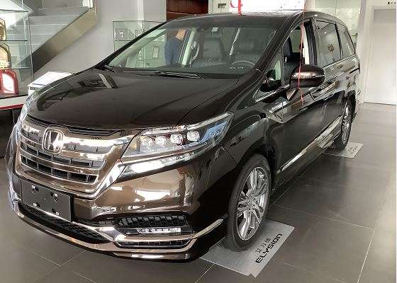 2019款本田艾力绅实车到店铂雅棕涂装很大方车长4950mm