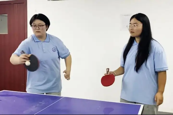 浙江省广播电视中等专业学校塘栖校区第三届乒乓球比赛圆满落幕(图5) 浙江省广播电视中等专业学校塘栖校区第三届乒乓球比赛圆满落幕(图5)