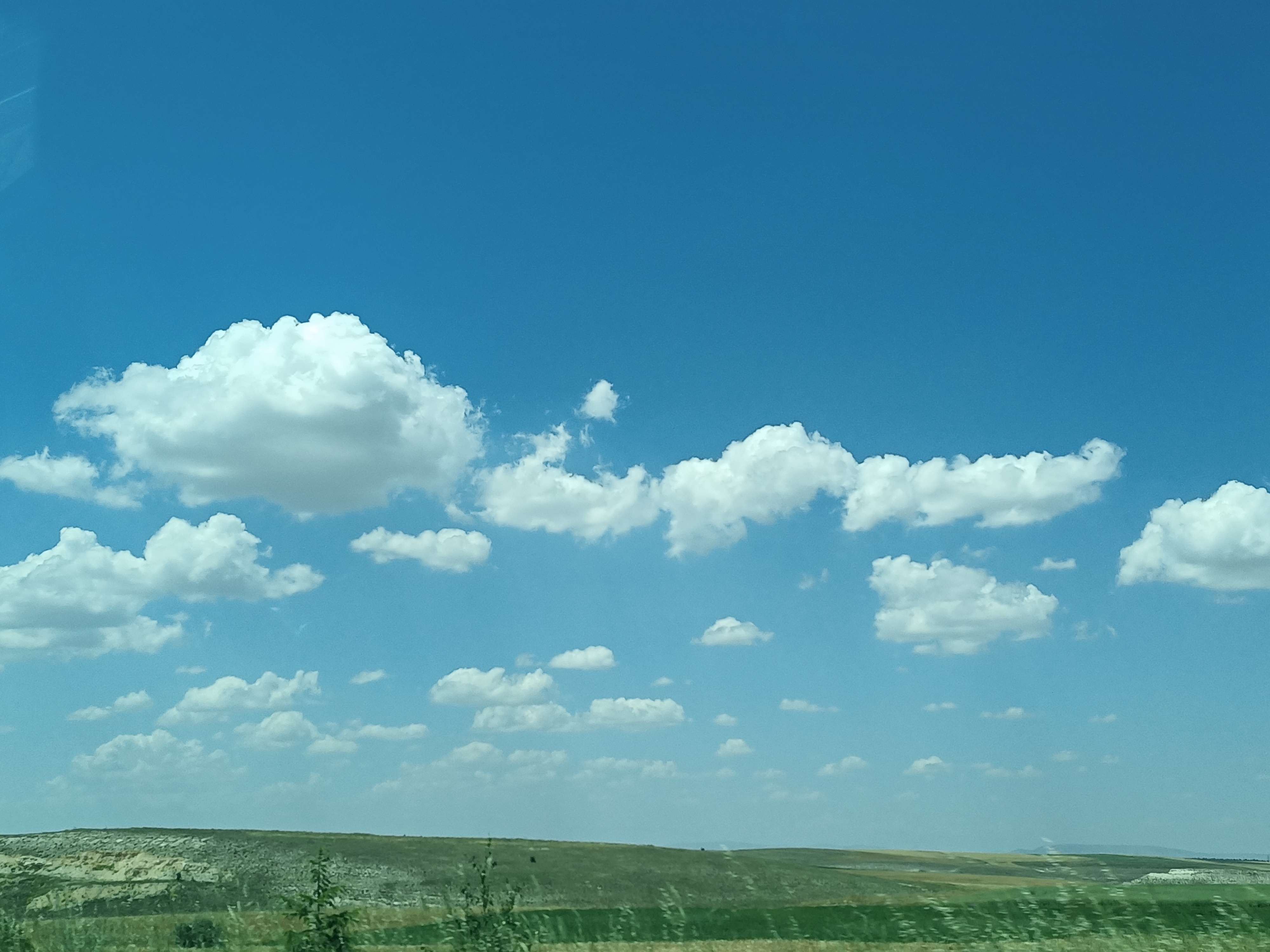 冰塞川 的想法: 开往希腊古城路上的可爱小云朵