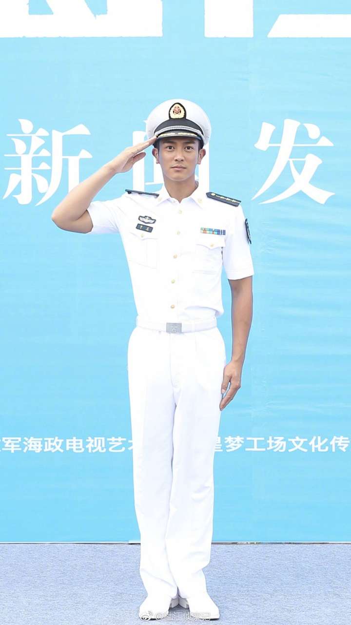 谁能准确说出《红海行动》蛟龙突击队8个人的军衔?