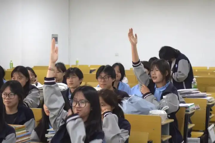 清风沐校园 正气润青衿丨塘栖校区举办廉洁知识竞赛(图7)