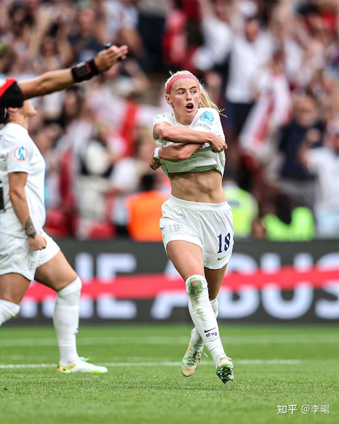 李暘 的想法: 疯狂的三狮女军,终于黄袍加身,成为新一… - 知乎