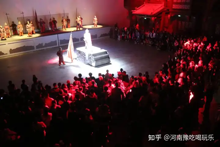 一生必追的一部大型山水实景剧，司徒小镇+千年铁魂打铁花演出