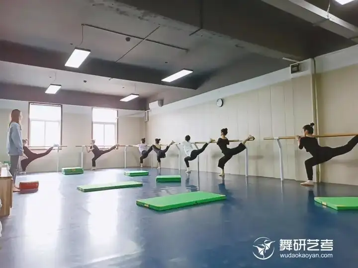 舞蹈生五一假期出游记：舞研5日“观光之旅”，原来他们都在......