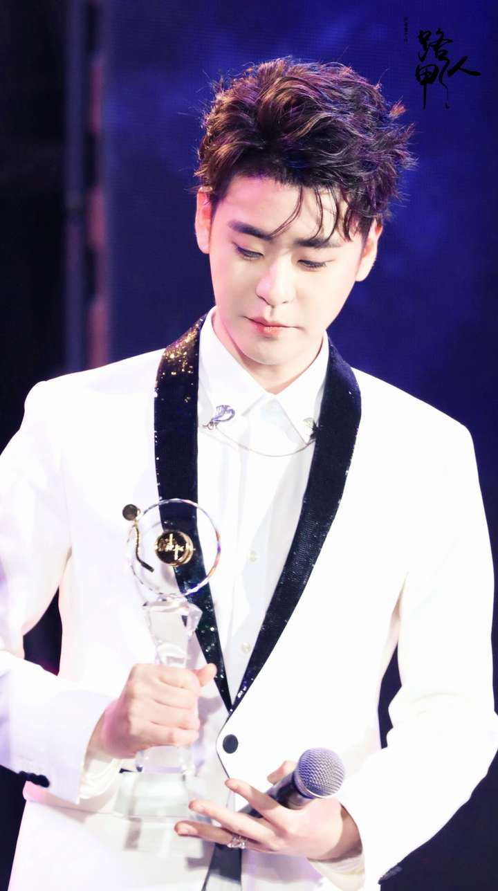 如何看待张云雷拿亚洲最具突破歌手奖?