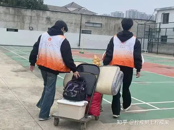 輕裝啟程 逐光而上 | 富陽校區(qū)春季學(xué)期開學(xué)報(bào)到(圖4)
