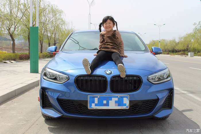 入门级蓝天白云 款宝马1i M运动提车 知乎