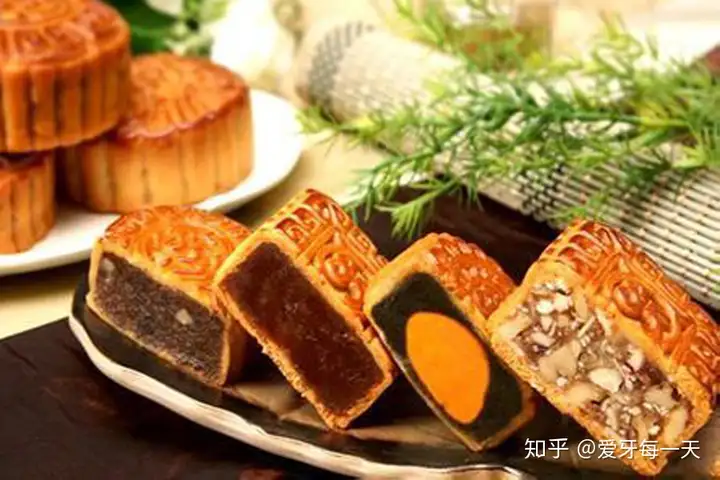 中疾控提醒：月饼虽好莫要贪多（月饼上会有新冠吗） 第1张