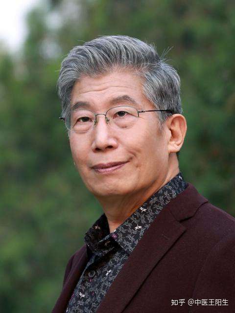 倡导中医生活 北京中医药大学的郝万山老师,是研究伤寒论非常有名的