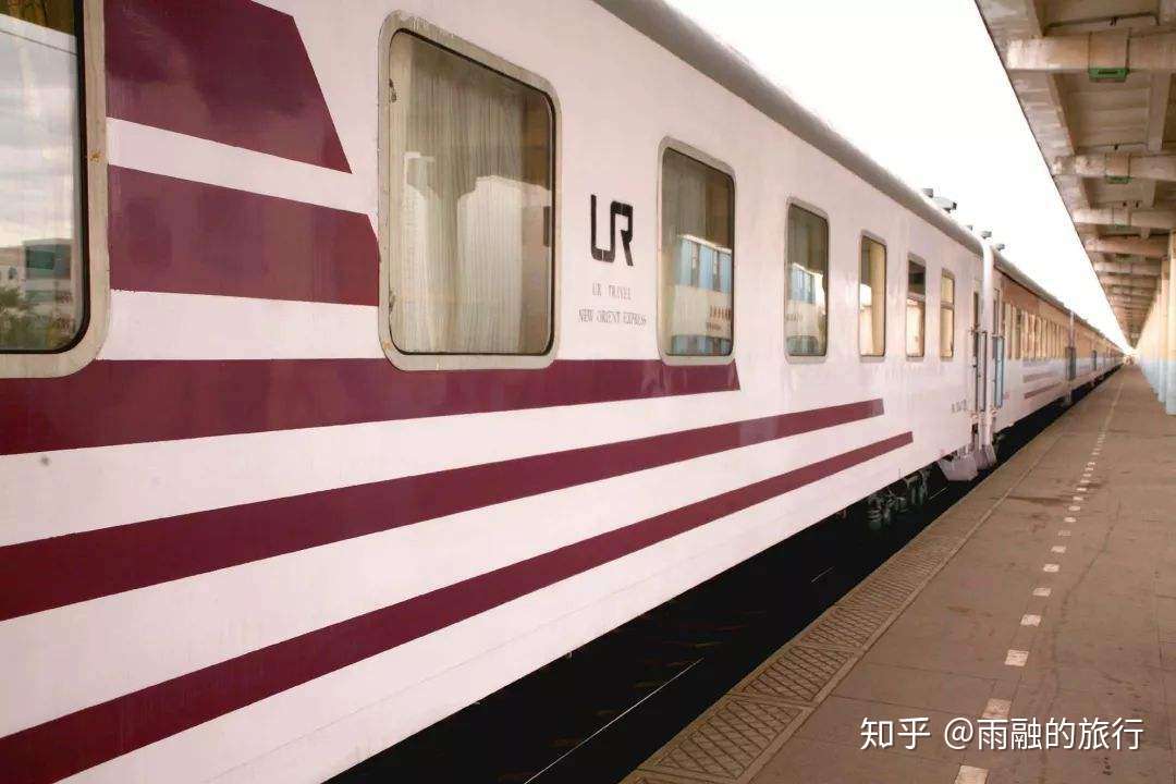 只接待外国人的中国最豪华列车 票价最高5万 一节车厢最多16人 知乎