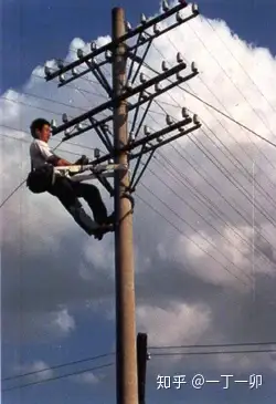 之间开通了国内第一条载波电话明线传输线路后,一直到上世纪80年代