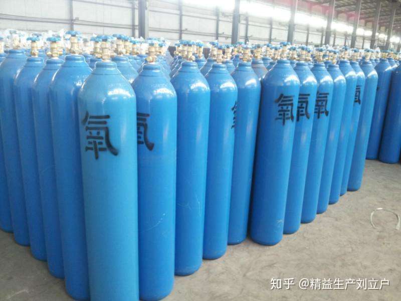 新冠病毒重症患者使用的氧气瓶为什么是蓝色的 绿色钢瓶装的又是什么气体 知乎