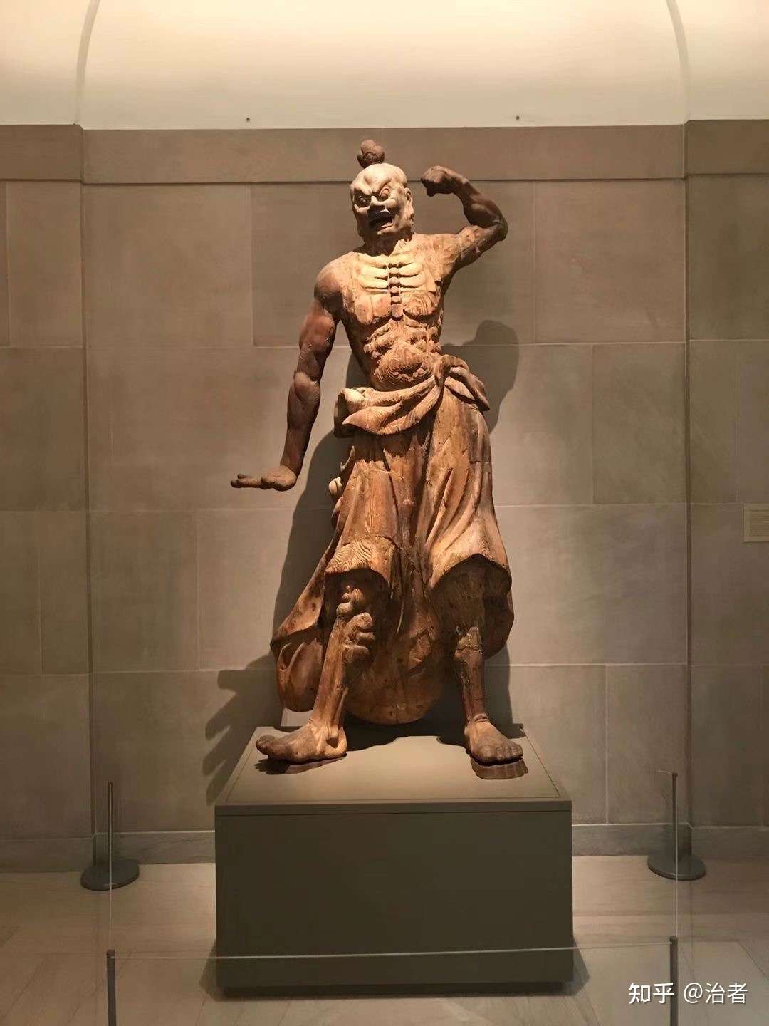 古希腊雕塑绘画花了仅仅200年左右就做到了肌肉和膝关节的精细刻画