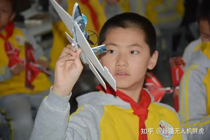 新疆青少年无人机培训丨青少年学习无人机的十大好处
