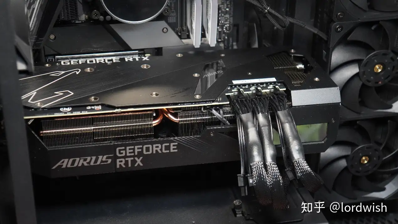 体积更大、性能与散热更强的技嘉RTX3080 XTREME大雕开箱，附RTX2070s