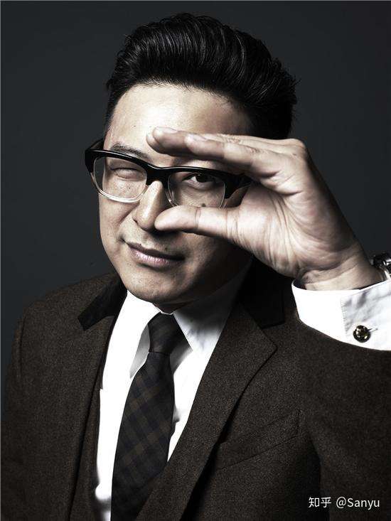 王岳伦,1973年9月24日出生于北京市,祖籍辽宁沈阳,中国内地男导演