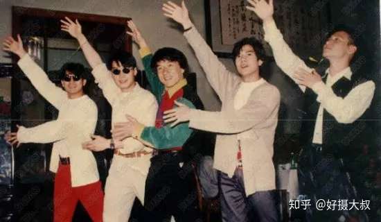 聚会 出游合照怎么拍 快get 别拍的像毕业照了 知乎