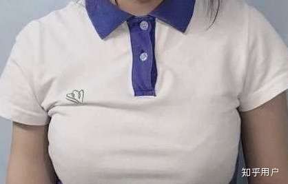 女生胸太大是一种什么体验(c cup)以上吧?