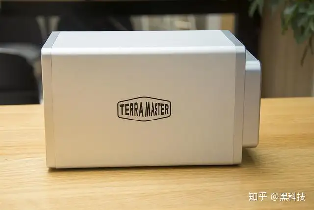 入门NAS就选它,千元级就有双盘位的铁威马F2-210体验