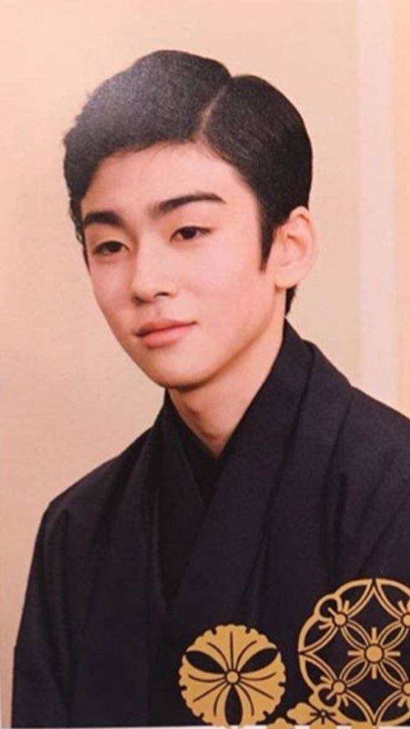 单看脸的话哪些男明星有小说男主角的逆天颜值