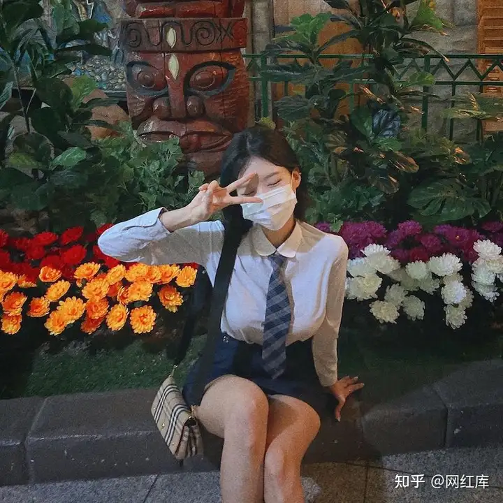 爱穿短裤的短发韩国美女网红summer，她的曲线可说是前凸后翘 Facebook-第9张