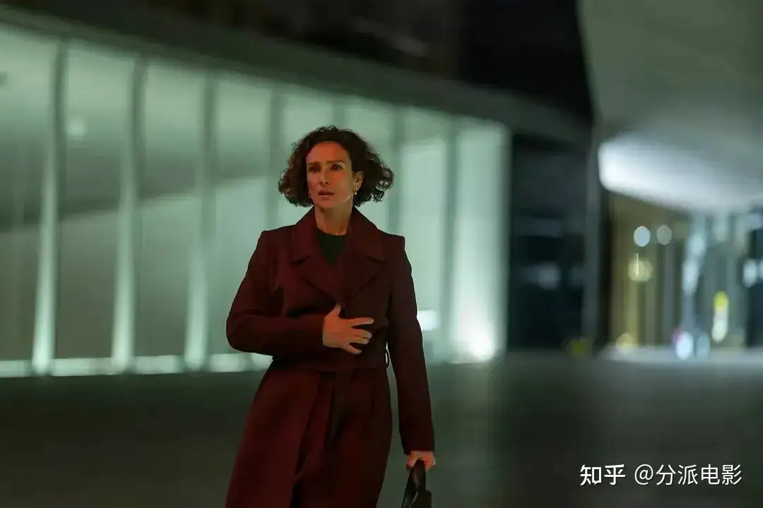 《夜班经理第二季》苦等十年，终于等到这部谍战剧的续集