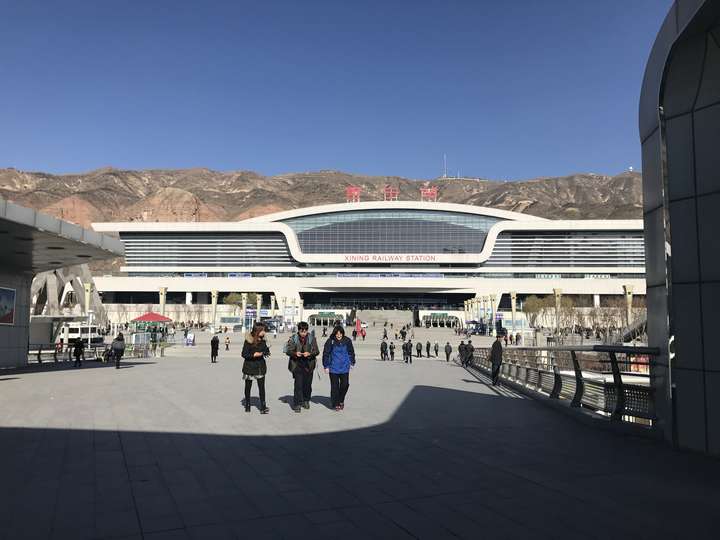 去青海旅游,当地的交通方便吗?