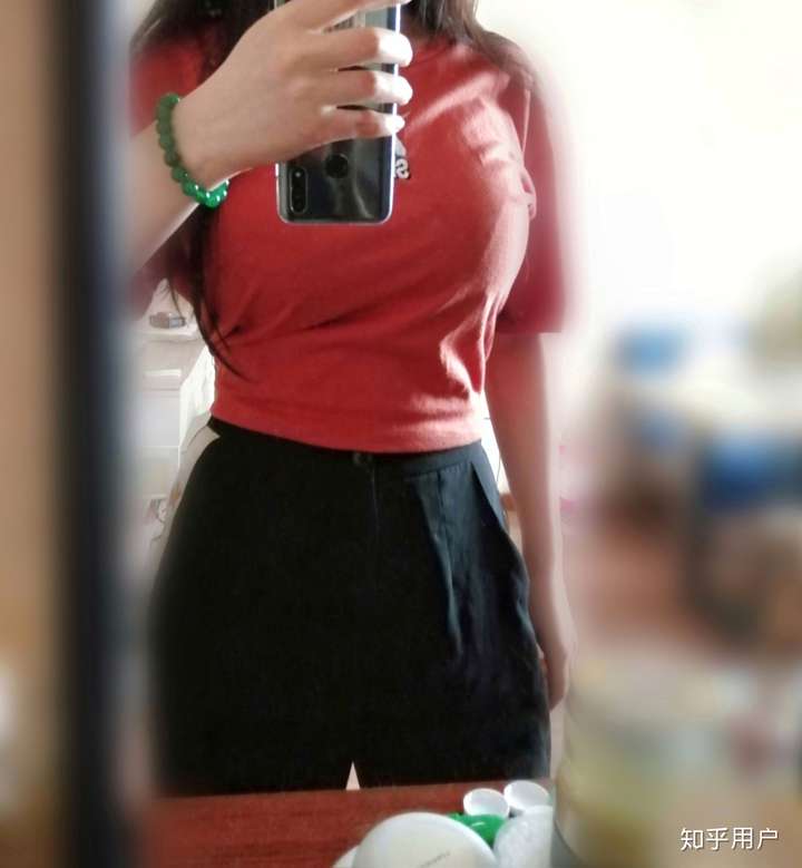 关于罩杯无图无真相,图片穿的运动内衣显小一点.