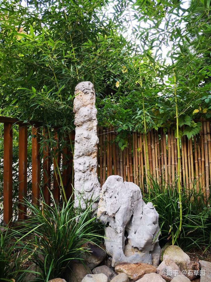 石头与竹子的完美组合