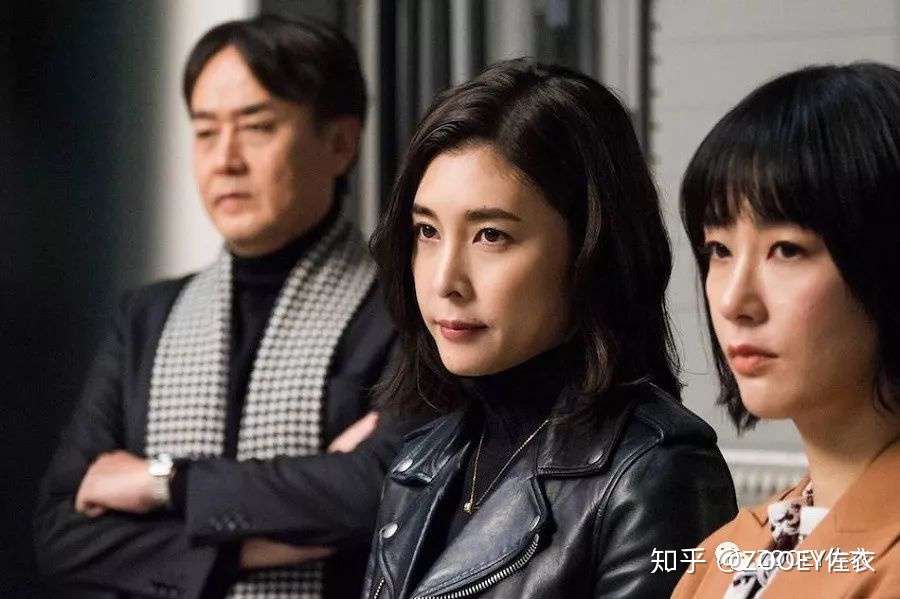 竹内结子 水川麻美 丑闻专门律师queen 第1集穿搭好物 知乎