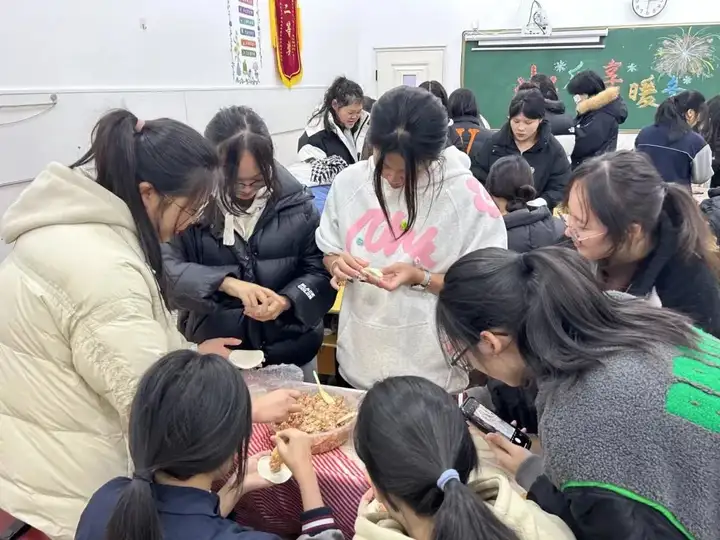 青春印记 | 奋楫笃行 • 一路生花 ——21幼儿保育二班班级风采(图16) 青春印记 | 奋楫笃行 • 一路生花 ——21幼儿保育二班班级风采(图16)