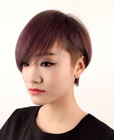 有没有女式的发型是可以刘海不过眉,两边不过耳的.
