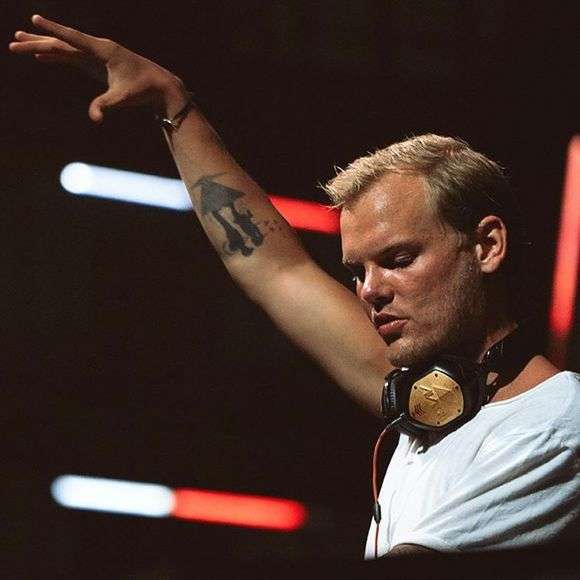 如何评价过世瑞典 dj 兼电子音乐制作人 avicii 的一生?