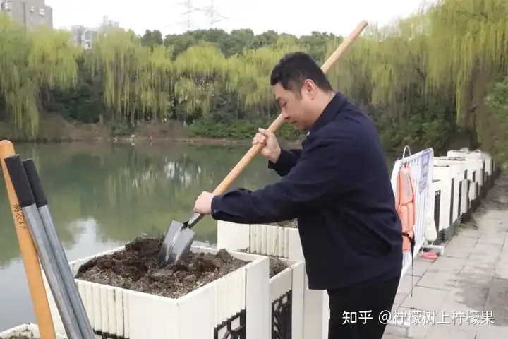 播種綠色希望 共建美麗校園 | 我校塘棲校區(qū)開展植樹節(jié)活動(dòng)！(圖2)