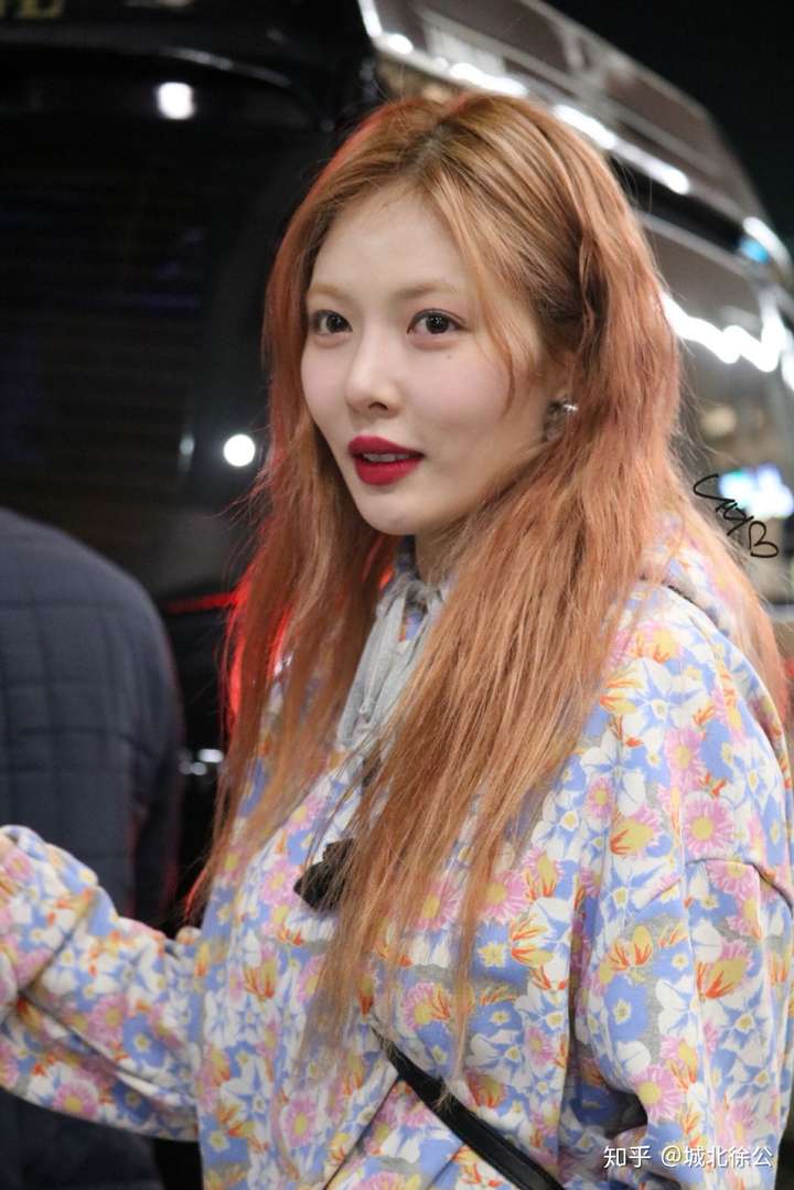 我知道马儿   肤白貌美胸大腿长 衣品好 前阵子还火了一波泫雅风 我也