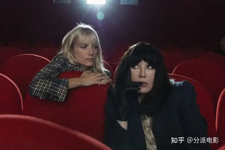 《女僚机》女盗三人行？Netflix又来爽片！