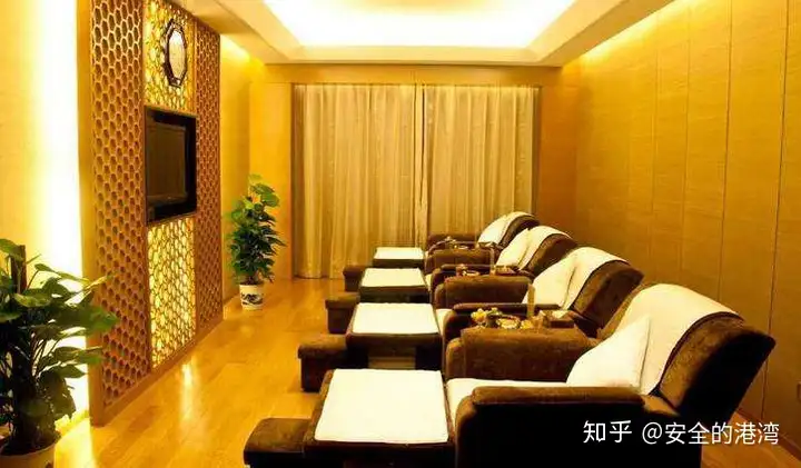 足疗店技师给客人“打飞机”究竟算不算刑法上的卖淫