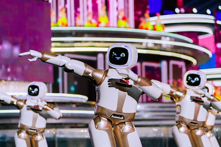 如何评价在2019央视春晚跳舞的walker机器人