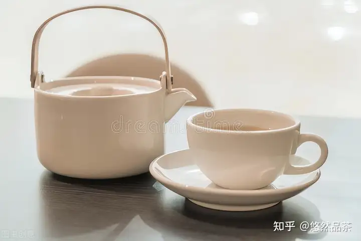 硬核推荐（急须壶的由来）亟须和急须，「急须」的来历：横手、后手、上手、相对应：侧把、弯把、提梁把，南瓜先生2九龙城寨，