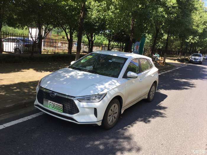 记录爱车比亚迪e2的第一次洗澡清清爽爽颜值闪亮