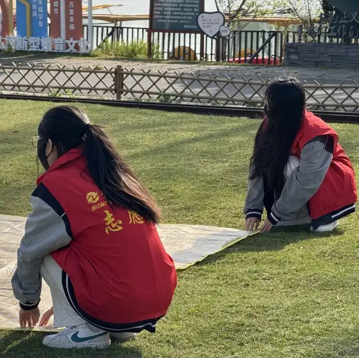 志愿助幼 春光同行 | 塘栖校区学生志愿者助力塘栖镇幼儿园春游活动(图3)
