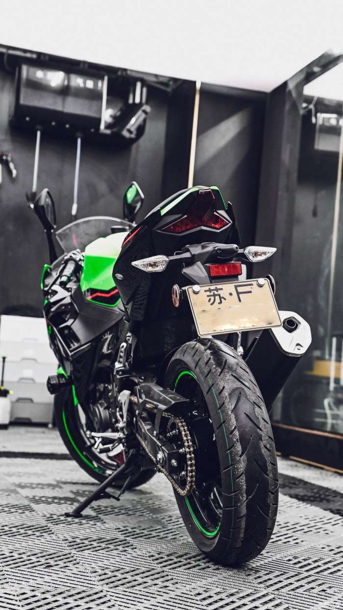 飞驰而过的忍者 Ninja 400 细节赏析 知乎