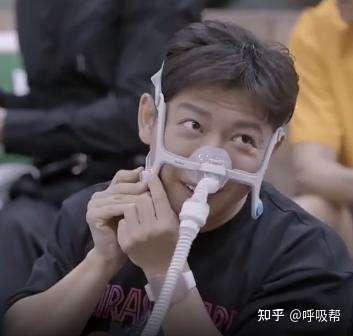 因为鼻炎睡觉打呼舍友每天踢我床半夜吵醒我怎么办