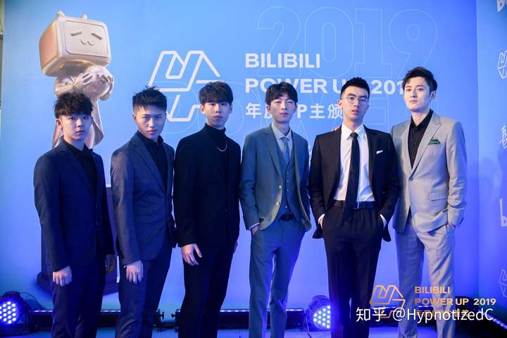 啊吗粽 @老坛胡说 @力元君  @福乐小哥 @在下哲别 @徐大虾咯
